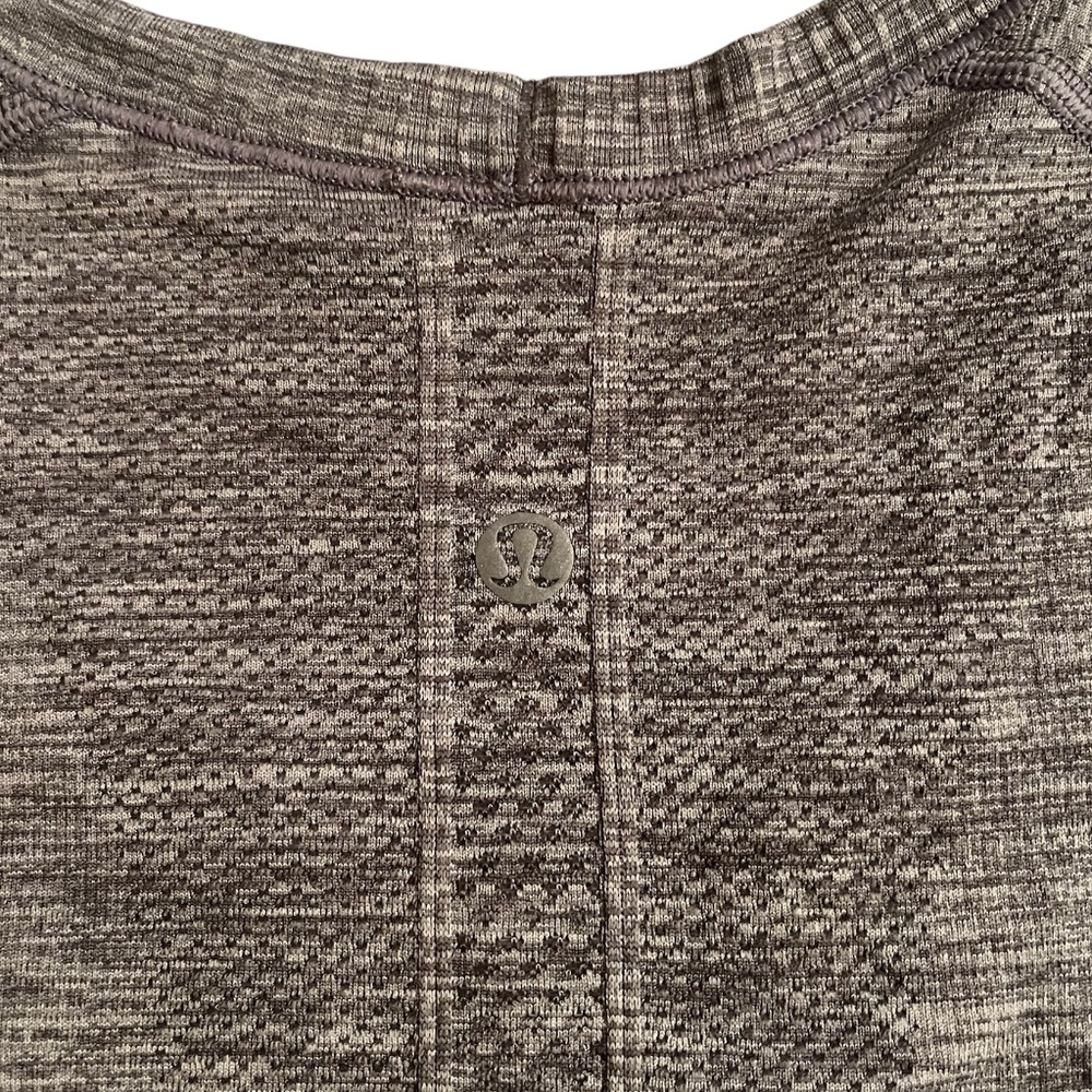 Swiftly Tech Short-Sleeve Shirt 2.0 Hip Length Grey 10 - Picture 5 of 5